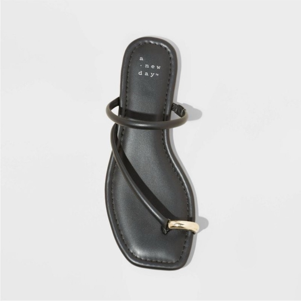 Women’s Hanna Toe Ring Thong Sandals with Memory Foam Insole - A New Day